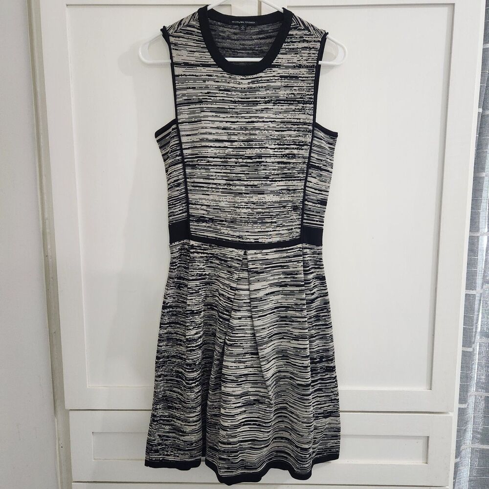 WCB by Walter Baker Gray Black Fit Flare Sleeveless Dress Womens Medium Stretch